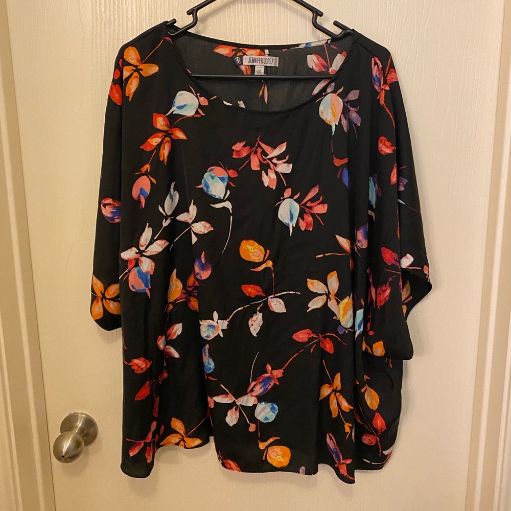 Jennifer Lopez floral top